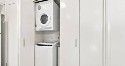 Loka Santi 1 | Pet Friendly | 1 Min to Beach