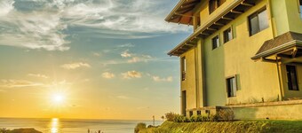 Ocean View Condo - Infinity Pool
