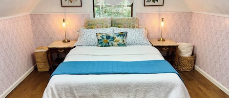 Iron/ironing board, WiFi (free), bed sheets