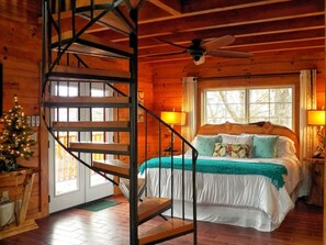 Room - Branson | Family Treehouse Retreat | Pools + Fitness | 2BR (Ridgedale)
