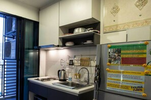 Private kitchen - VISA High Rise Peaceful Enjoyable View by MRT Skytrain Impact Muang Thong Thani (Chang Wat Nonthaburi)
