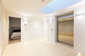 Unclassified image, 4 of 19, button - Penthouse | Private Rooftop Pool & Perth Skyline (West Perth)