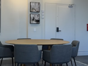 Dining - Hidden Heritage Loft – Architect-Designed Northbridge Stay (Northbridge)