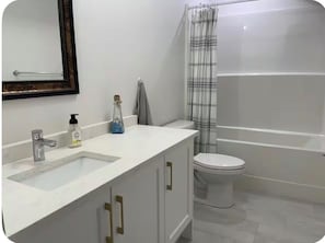 Bathroom - Cozy getaway (Bedford)