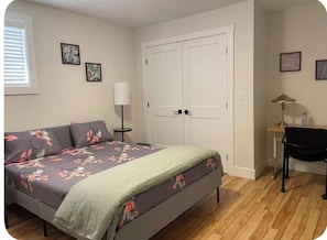 Room - Cozy getaway (Bedford)