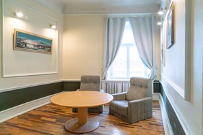 Dining - Imaginary Hostel - Adults Only (Tallinn)