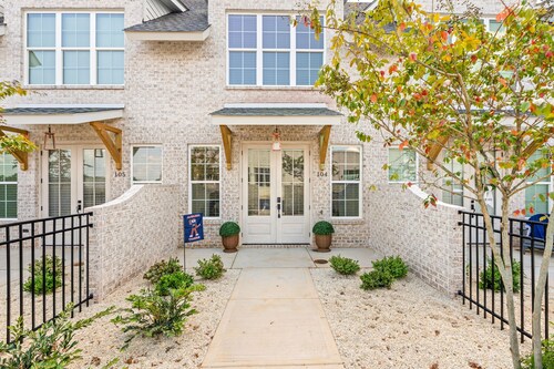 Auburn Bound - Brand New 2BR