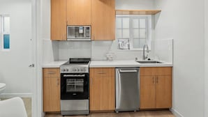 Private kitchen - On the Pier Cottage with Direct Beach Access (Santa Monica)