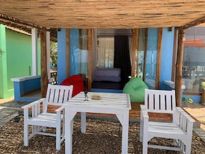 Bungalow, 1 Katil Kelamin (Double), Patio, Sea View | Tempat makan luar