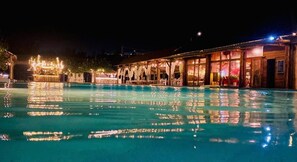 Kolam renang terbuka