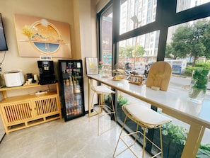 Dining - 2-Bedroom Apartment with free Baiyun Airport Pick-up and Canton Fair Shuttle Bus (Guang Zhou Shi)