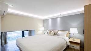 Unclassified image, 3 of 16, button - 2-Bedroom Apartment with free Baiyun Airport Pick-up and Canton Fair Shuttle Bus (Guang Zhou Shi)