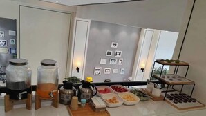 Dining - Xana Hotelle (Chengdu)