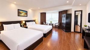 Habitación Premier con 1 cama doble o 2 individuales, vistas parciales al mar | Wifi gratis