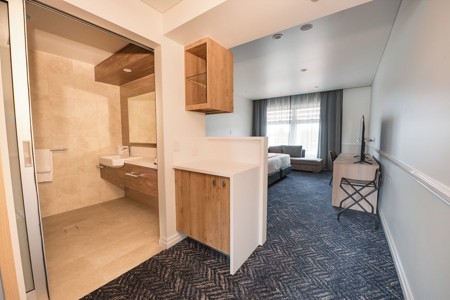 Executive Suite, 1 King Bed | Bathroom | Hair dryer, soap, shampoo, toilet paper