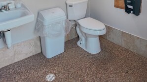Bathroom - Shaded Grove Campsites - Shaded Grove Campsites (Rockbridge)