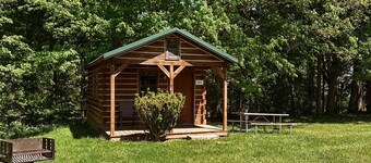 Robin Rustic Cabin - Robin Cabin rates are based on 5 guests, Maximum of 6