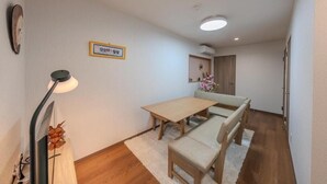 Unclassified image, 2 of 16, button - Nikyo Shion Residence (Osaka city ,Nishi-ku)