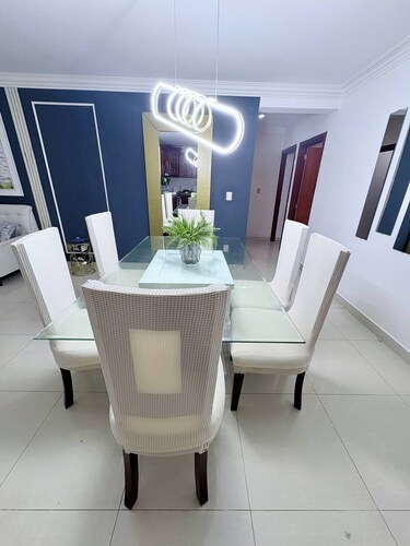 Spacious 3BR Near Airport & Ocean