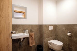 Bathroom - Vrbo Property (Kirchberg in Tirol)