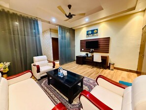 Living area - Hotel Ramsan Plaza (Motihari)