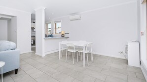 Unclassified image, 4 of 17, button - COSY COMFORT JUST A STONE'S THROW FROM THE BEACH, perfectly close to everything! (Kiama)