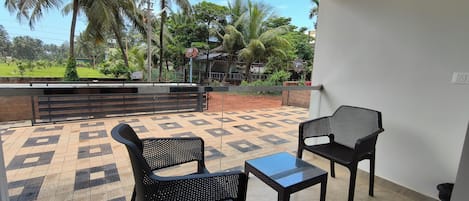Hiên