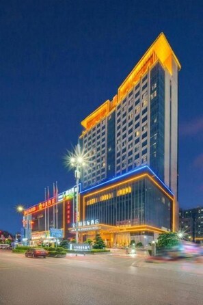 Exterior - Golden Phoenix International Hotel (Zhaoqing)