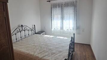 Casa, 2 dormitoris, terrassa, vistes al jardí | 3 dormitoris