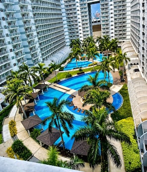 Unclassified image, 2 of 14, button - Yare 1Br condo beautifully designed facing Mall of Asia at Shell Residences (Pasay)