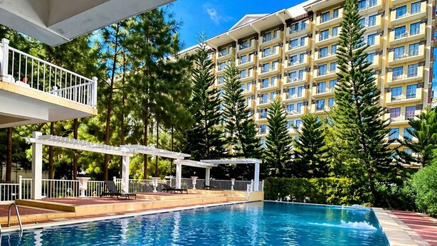 Pool - Tranquil Studio Retreat with Shared Pool in Davao City (Davao City)