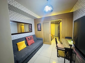 Living area - Simple 1-Bedroom Apartment with Shared Pool in Pasay (Pasay)