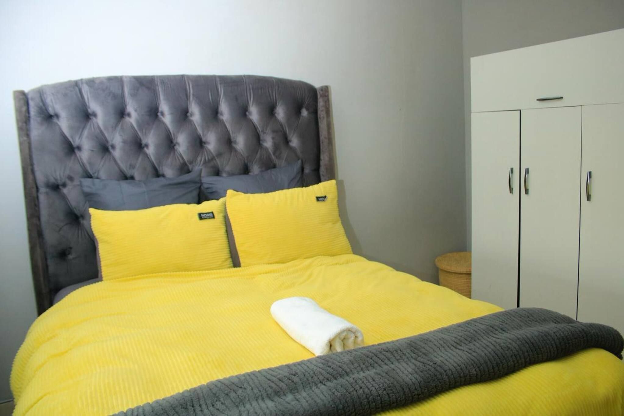Iron/ironing board, Internet, bed sheets