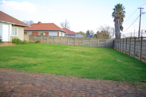 Cozy 2-Bedroom House Rentals  in Kempton Park, South Africa
