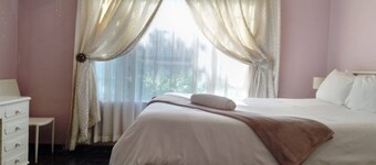 Alexandra Bed & Breakfast Room 6