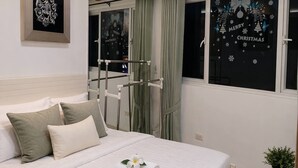 Unclassified image, 3 of 13, button - Luxe 1-Bedroom Condo front of Mall of Asia with Ci (Pasay City)