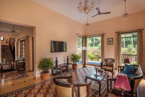 Villa, hageutsikt | Innvendig