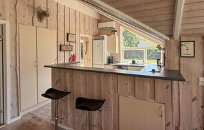 Kitchen - Beautiful home in Rødby with sauna (Rødby)