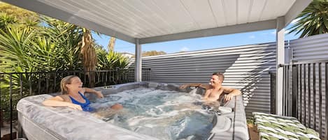 Bain à remous extérieur