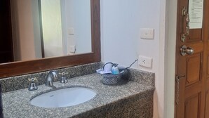 Shower, free toiletries, hair dryer, towels - Success Resort Beach Front (Mueang Krabi)