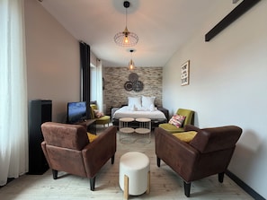 Living area - Vrbo Property (Port-en-Bessin-Huppain)