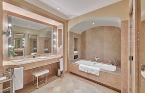 Unclassified image, 5 of 66, button - Chateau Saint-martin & Spa (Vence)