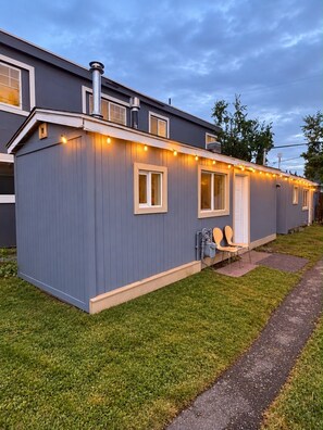 Exterior - Delightful 1-bedroom cabin in Anchorage perfect for a cozy getaway (Anchorage)