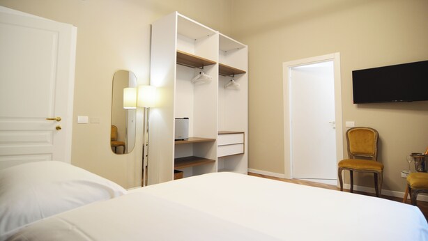 Unclassified image, 1 of 52, button - Residenze Strozzi Firenze (Firenze)