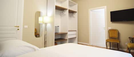 Caja de seguridad en la habitación, cortinas blackout y wifi gratis