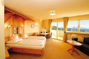 Room - Hotel Tschögglbergerhof (San Genesio Atesino)