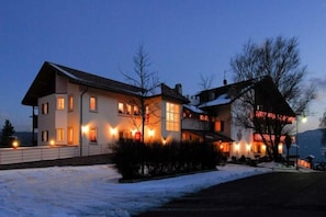 Exterior - Hotel Tschögglbergerhof (San Genesio Atesino)