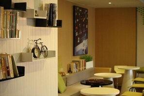 Dining - IU Hotel Shijiangzhuang Hongqi Street Branch (Shijiazhuang)