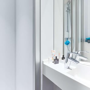 Bathroom - Hotel F1 Marseille Provence (Les Pennes-Mirabeau)