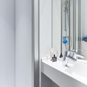 Bathroom - Hotel F1 Marseille Provence (Les Pennes-Mirabeau)